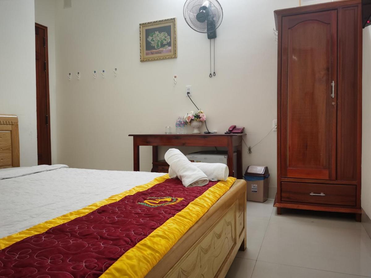 Thao Linh Hotel Куинён Экстерьер фото